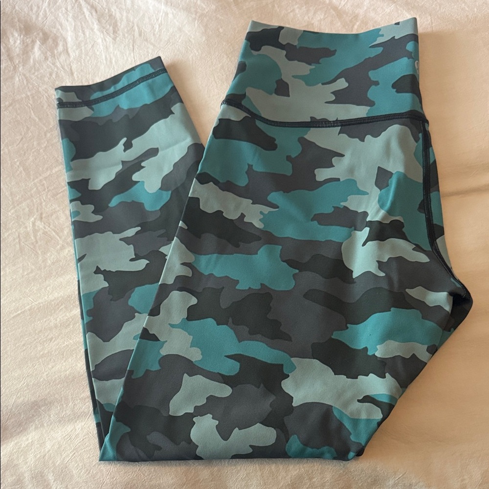 Lululemon Wunder Train High-Rise Tight 25"